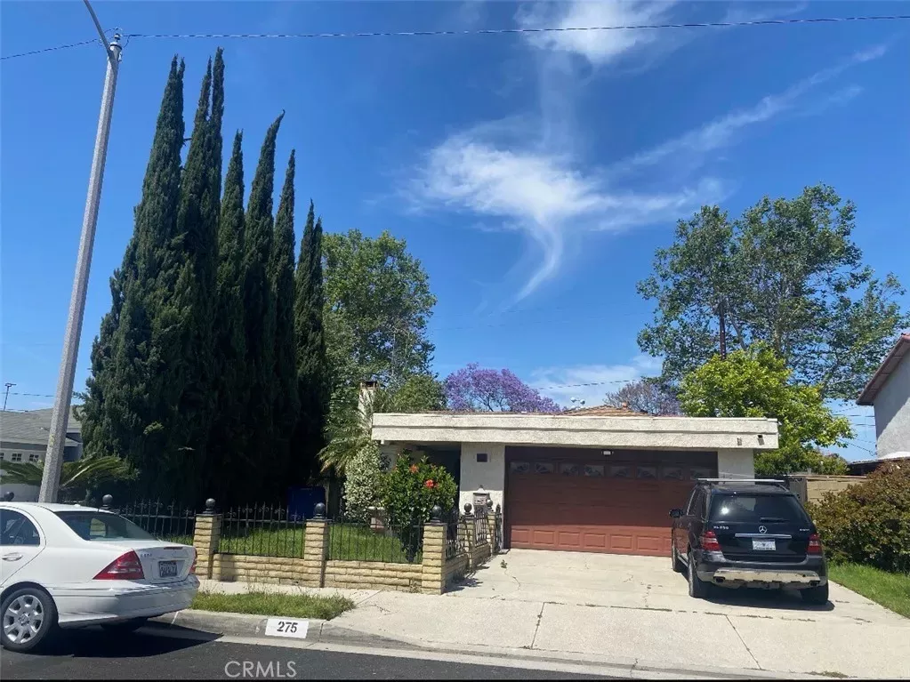 Property Photo:  275 W Shadwell  CA 90745 