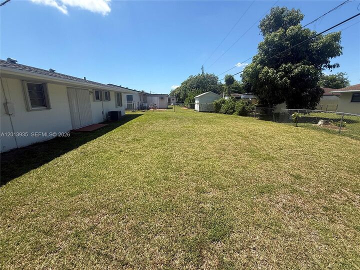 Property Photo: 16220 SW 101st Ave FL 33157