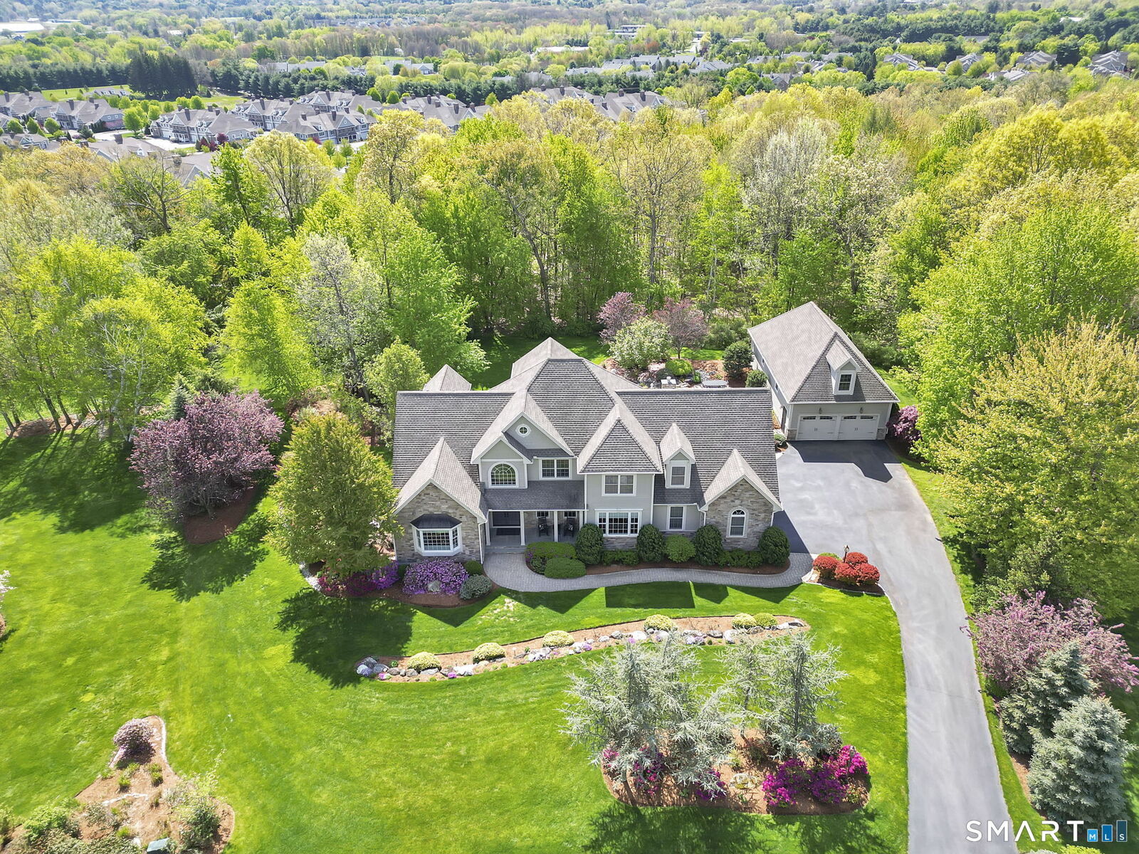 Property Photo: 24 Ellridge Place CT 06029