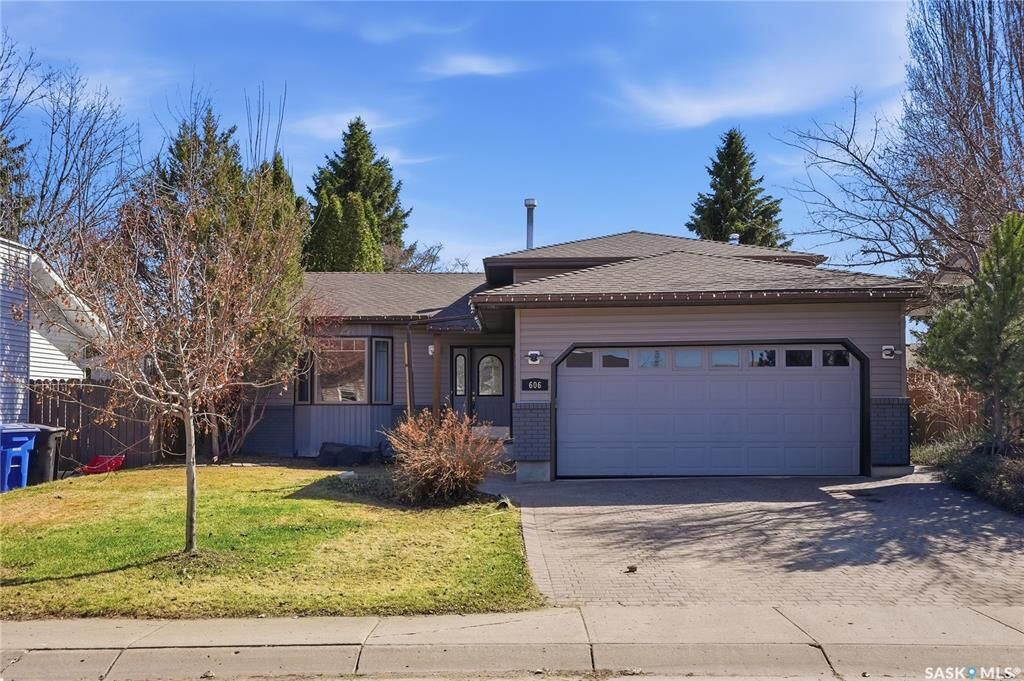 Photo de la propriété:  606 Hogg Crescent  SK S7N 3V6 