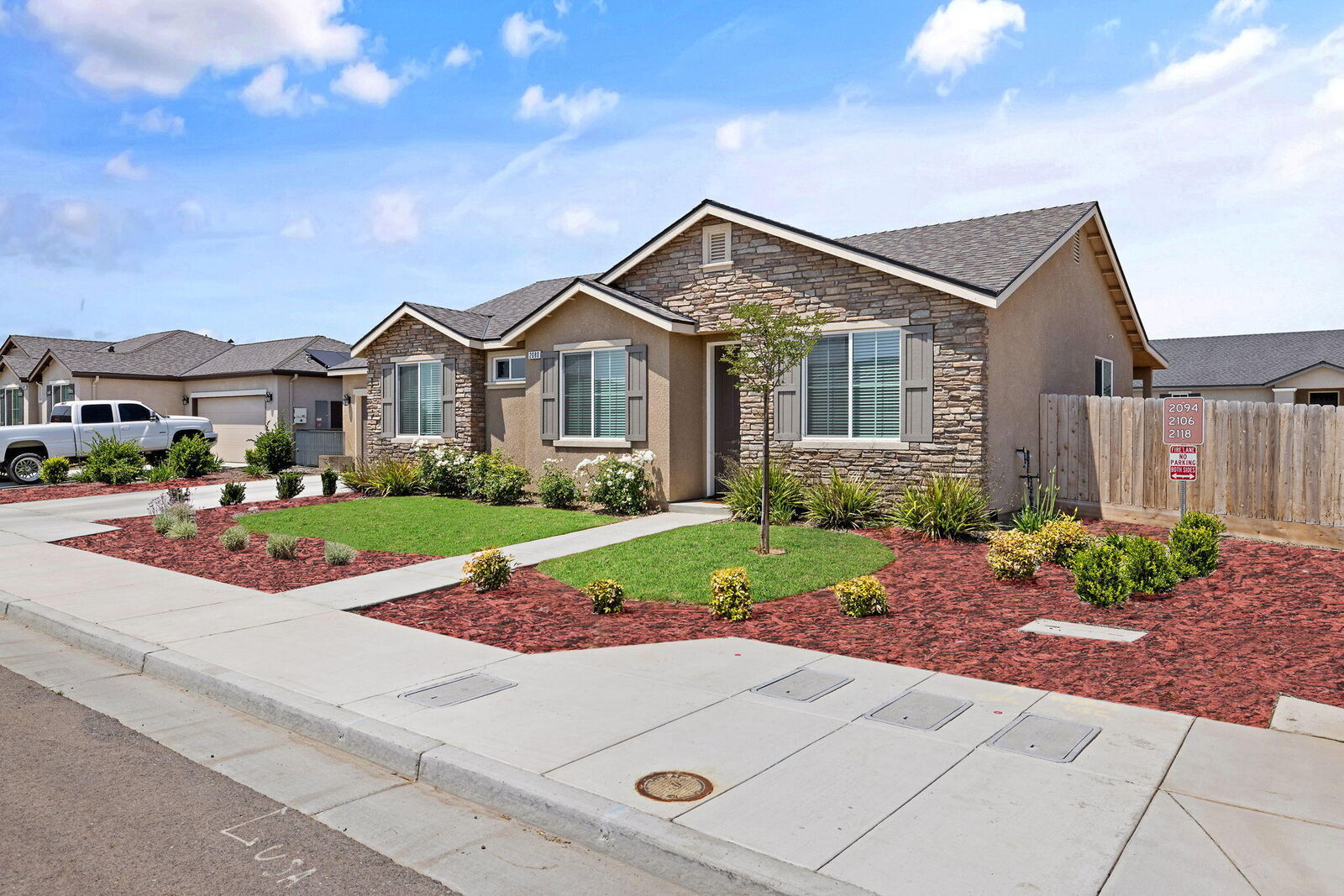 Property Photo:  2080 Bolton Avenue  CA 93274 