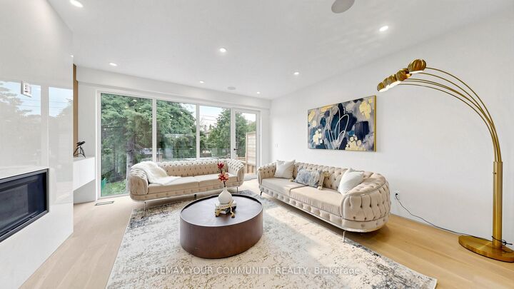 Property Photo: 2970A Bayview Avenue ON M2N 5K7