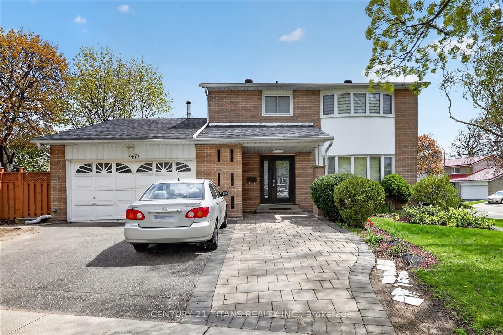 Property Photo: 47 Kentish Crescent ON M1S 2Z3