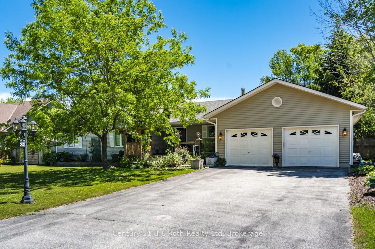 Property Photo: 59 Withall Grove ON L0L 2T0