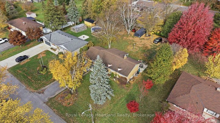 Property Photo: 292 Wellington Street ON N0M 1H0