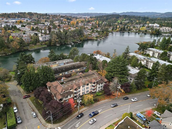 Property Photo:  7 Gorge Rd W 202  BC V9A 1L9 