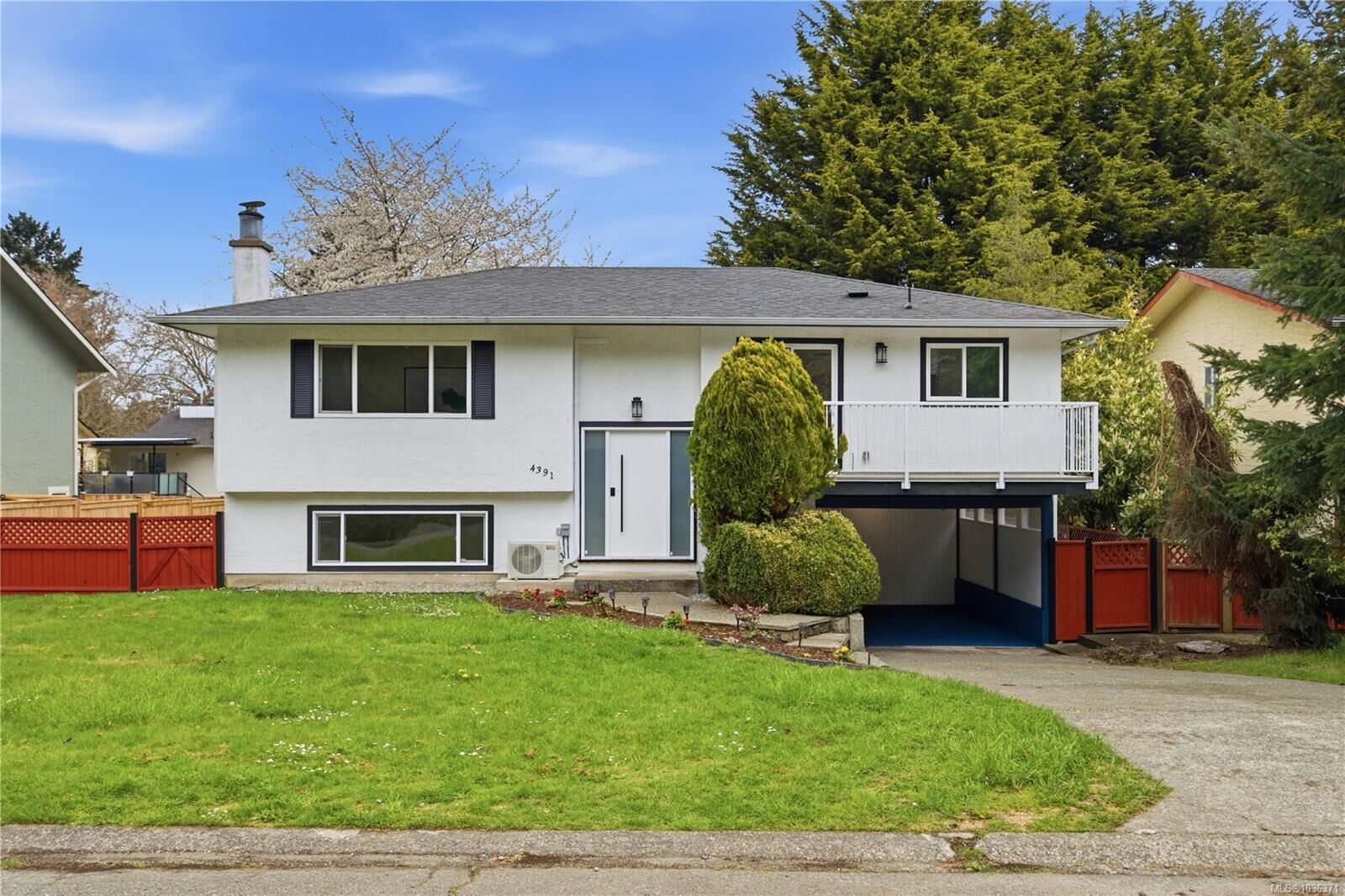 Property Photo:  4391 Elnido Cres  BC V8N 5G8 