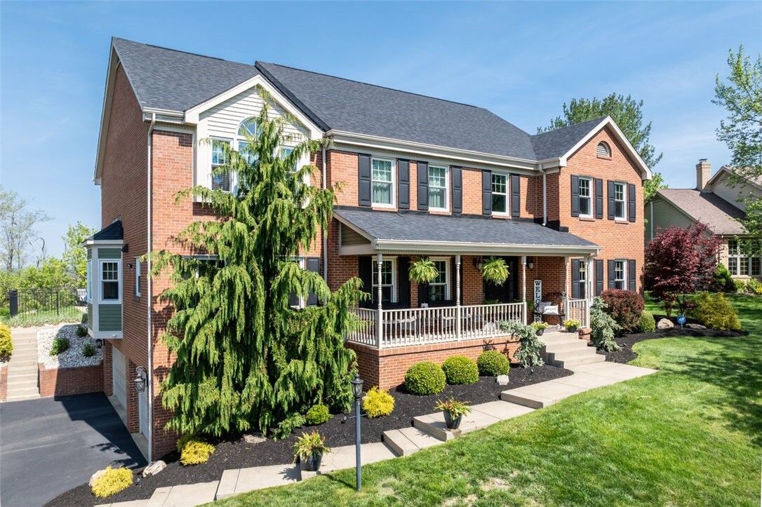 Property Photo:  107 Coventry Ct  PA 15317 