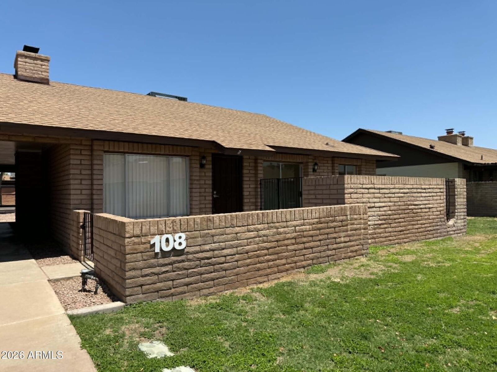 Property Photo:  108 W Loma Vista Drive 101  AZ 85282 