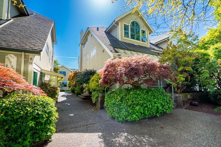 Property Photo:  229 E 8th Street 11  BC V7L 1Y9 