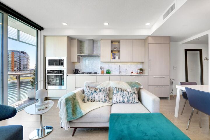 Property Photo:  89 Nelson Street 2006  BC V6Z 0E7 