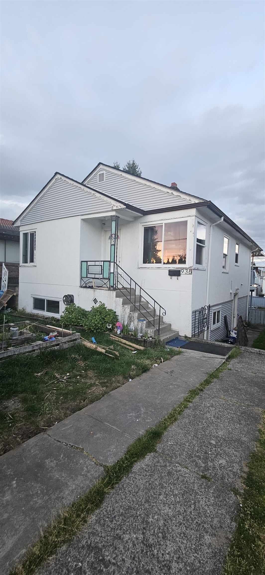 Property Photo:  936 Nanaimo Street  BC V5L 4S9 