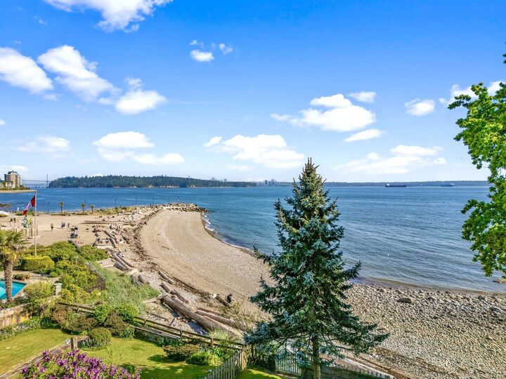 Property Photo:  2560 Bellevue Avenue  BC V7V 1E4 