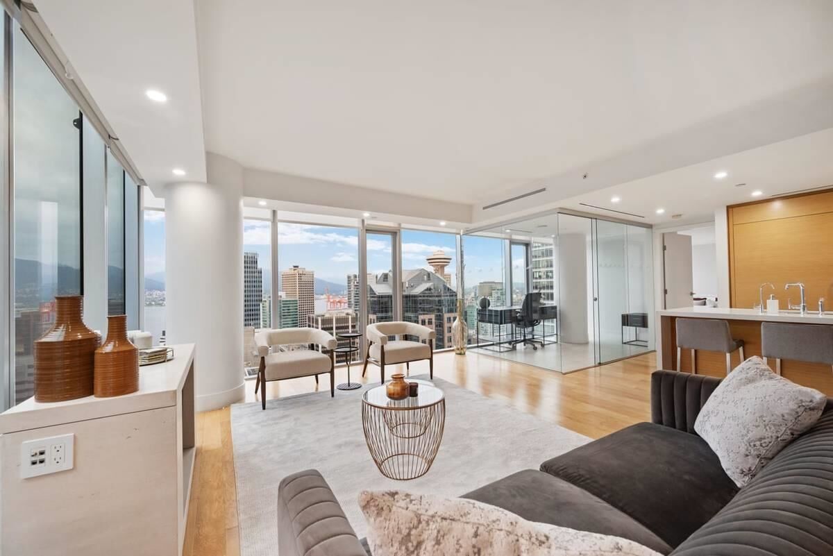 Property Photo:  667 Howe Street 2X02  BC V6C 2T4 