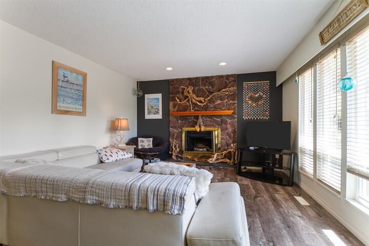 Property Photo:  1391 Oriole Avenue  BC V3B 5H7 