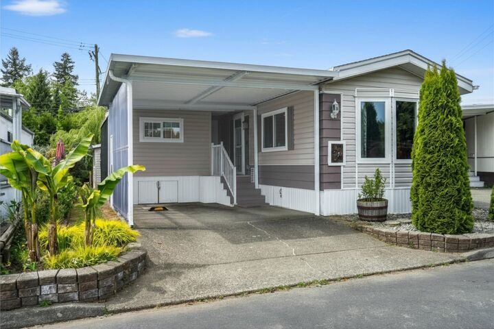8670 156 Street 37 — photo 1
