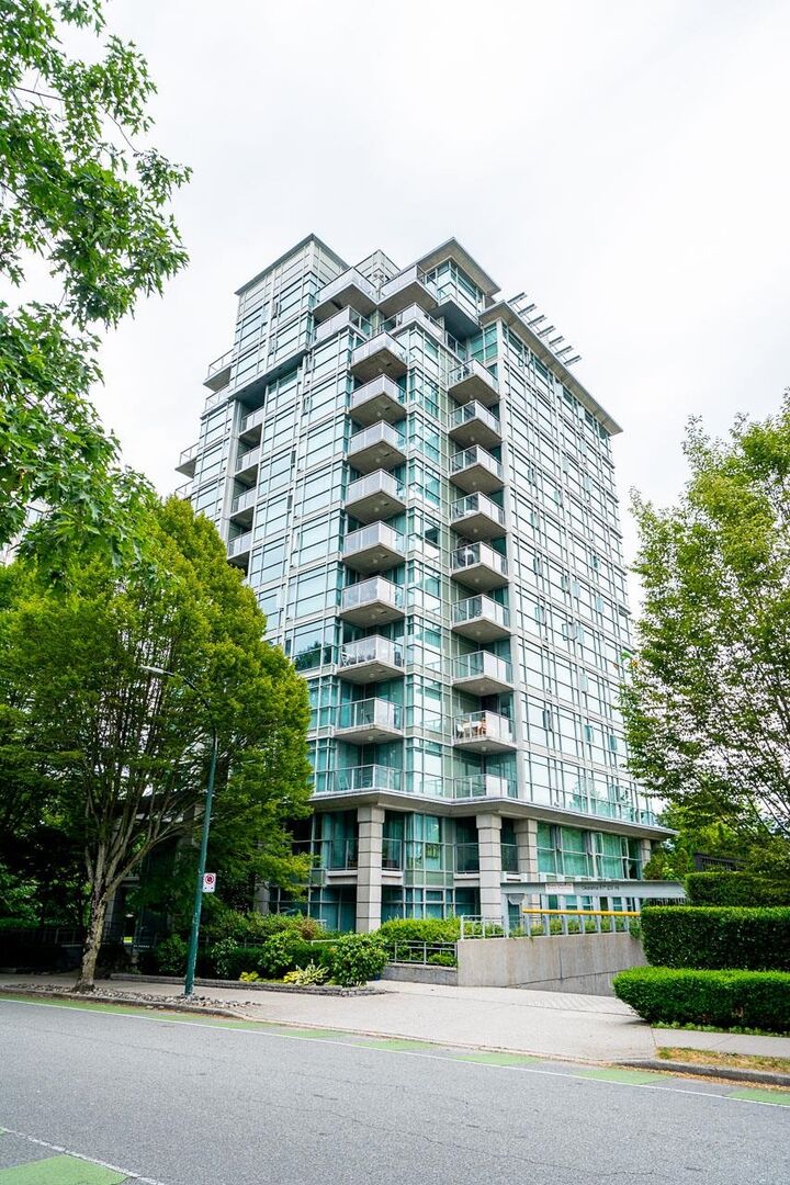 Property Photo:  1889 Alberni Street 1010  BC V6G 3G7 