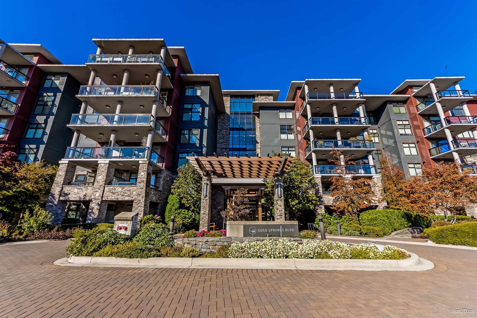 Property Photo:  5055 Springs Boulevard 112  BC V4M 0A5 