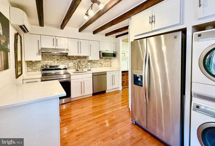 Property Photo:  1016 Prince Street 2  VA 22314 
