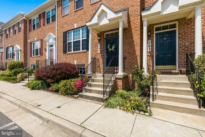 Property Photo:  207 Longpoint Way  MD 20878 