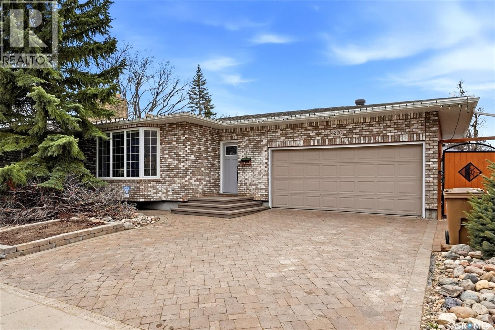 Property Photo:  4220 Hillsdale Street  SK S4S 3Z2 