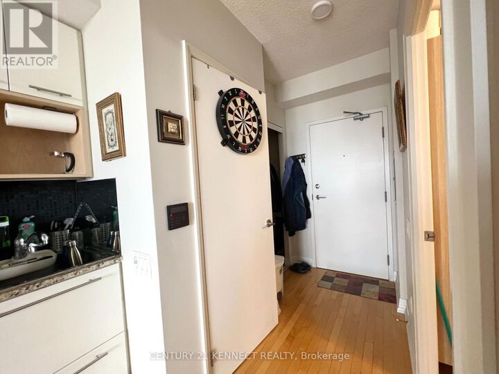 Property Photo:  21 Carlton Street 3606  ON M5B 1L3 