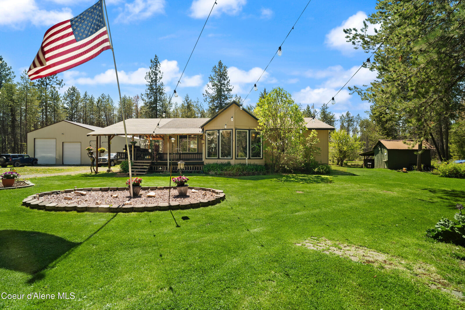 Property Photo:  418 Eagle Dr  ID 83869 