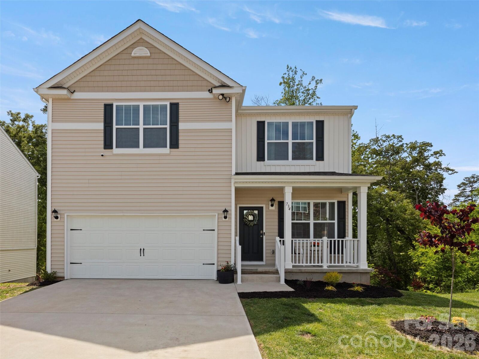 Property Photo:  734 Fountain Park Boulevard  NC 28806 