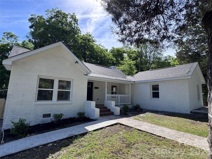 Property Photo:  304 Ashford Street  SC 29706 