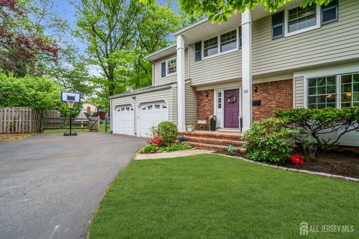 Property Photo:  52 Eileen Way  NJ 08837 