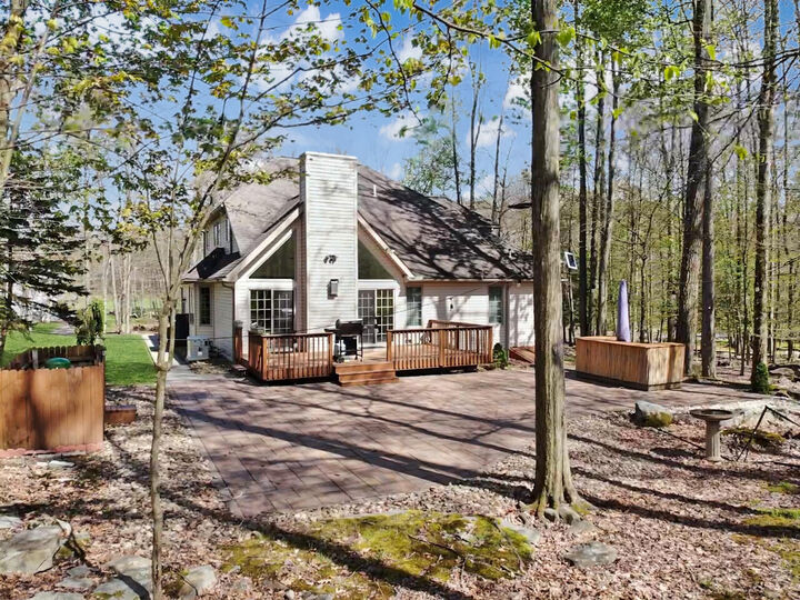 Property Photo:  201 Galliot Ct  PA 15801 