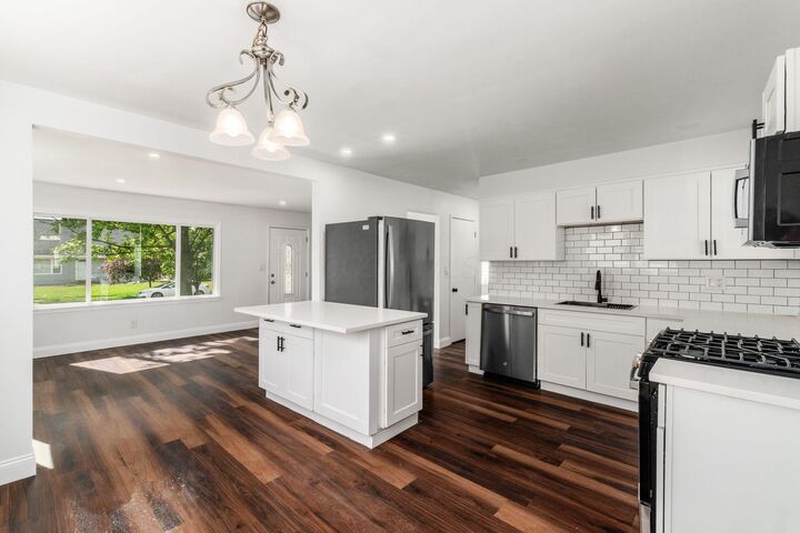 Property Photo:  902 Eastmoor Boulevard  OH 43209 