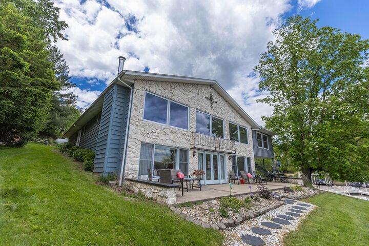 Property Photo:  381 Northern Spy Circle  OH 43028 