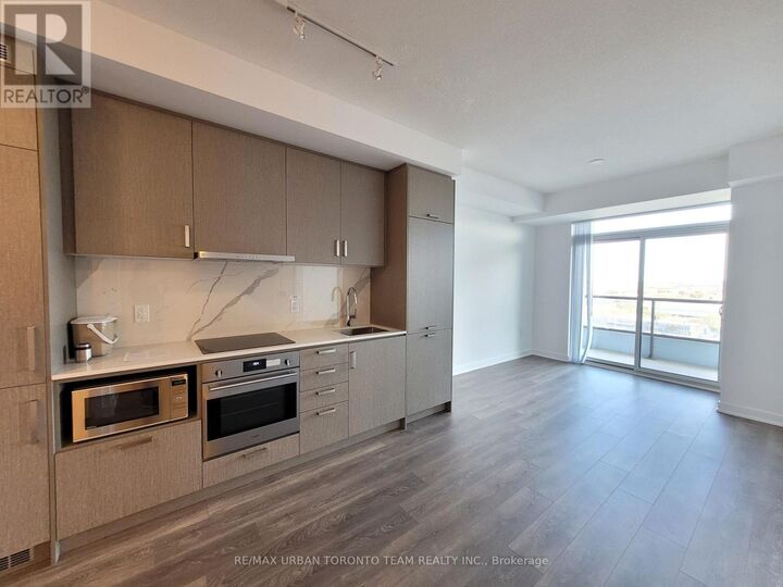 Property Photo:  60 Honeycrisp Crescent 1212  ON L4K 0M7 