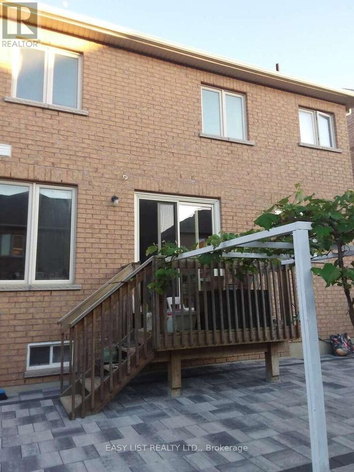 Property Photo:  16 Grovewood Street  ON L4E 4X4 