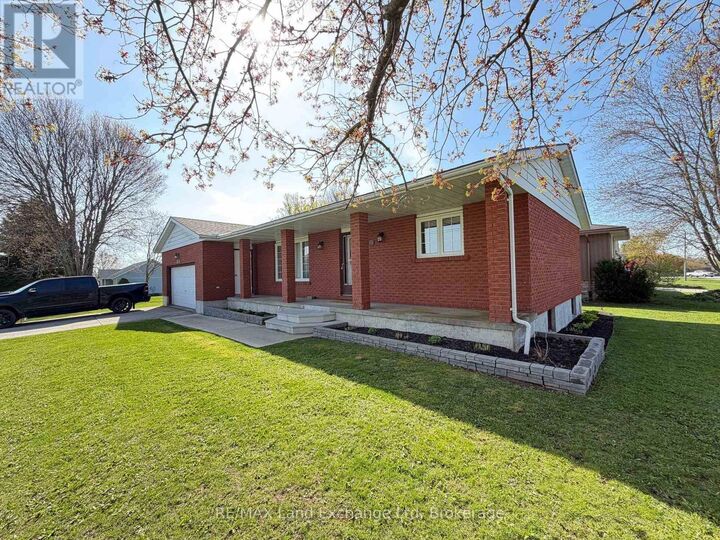 Property Photo:  15 Mitchell Street  ON N0G 1S0 