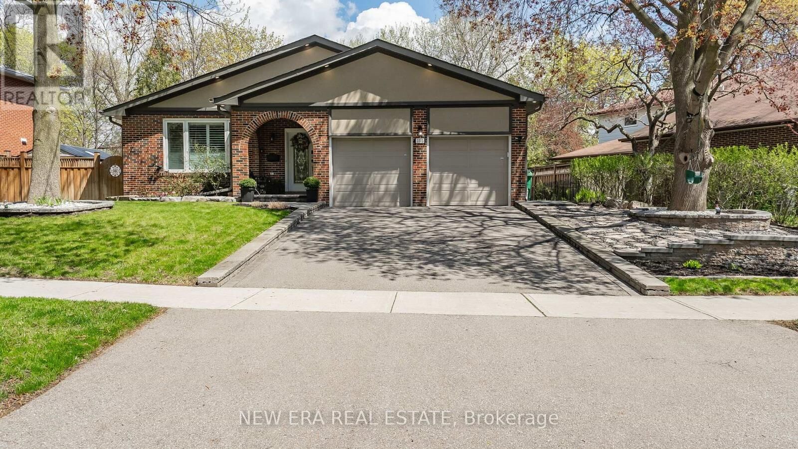 Property Photo:  3515 Gallager Drive  ON L5C 2N2 