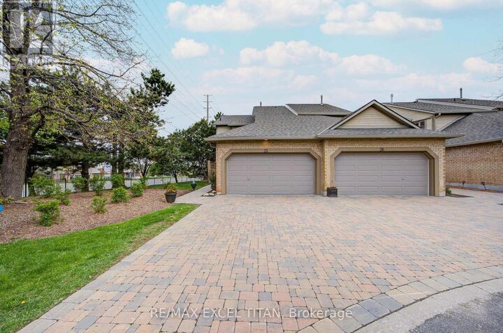 Property Photo:  1725 The Chase 25  ON L5M 4N3 