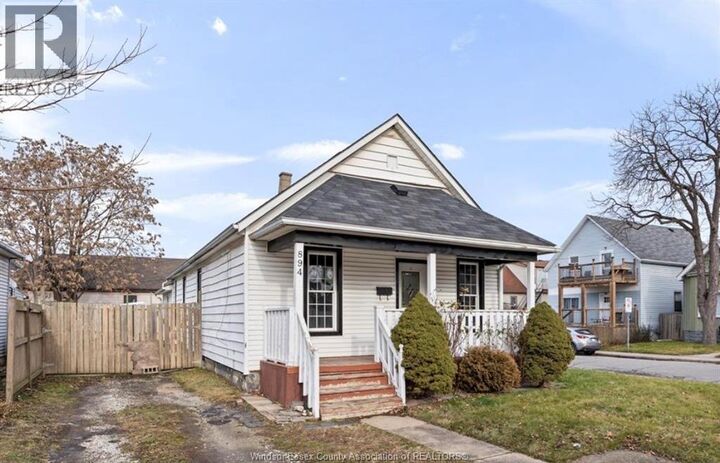 Property Photo:  894 University Avenue  ON N9A 2Z9 
