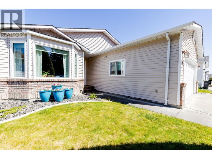 Property Photo:  1255 Raymer Avenue 502  BC V1W 3S3 