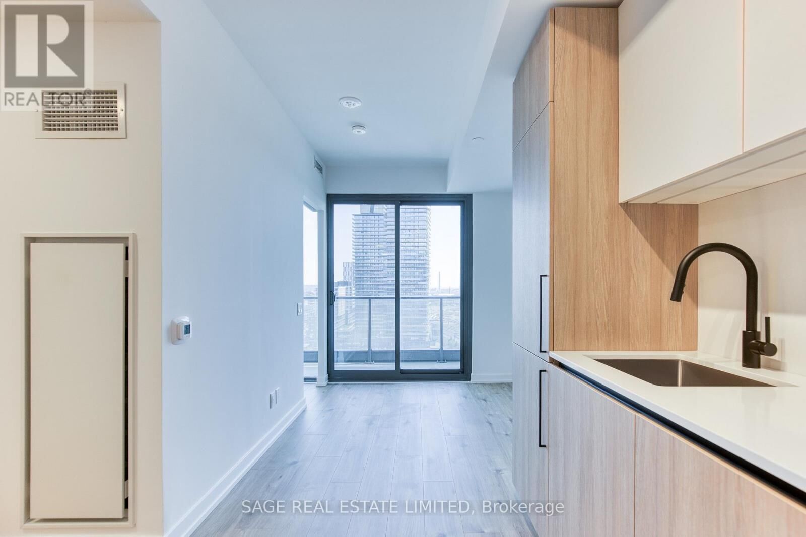 Property Photo:  35 Parliament Street 1712  ON M5A 0Z5 