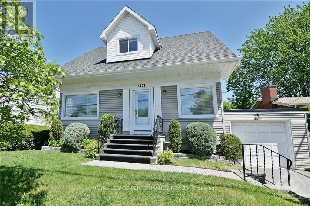 Property Photo:  1707 Edge Hill Place  ON K1V 7W5 