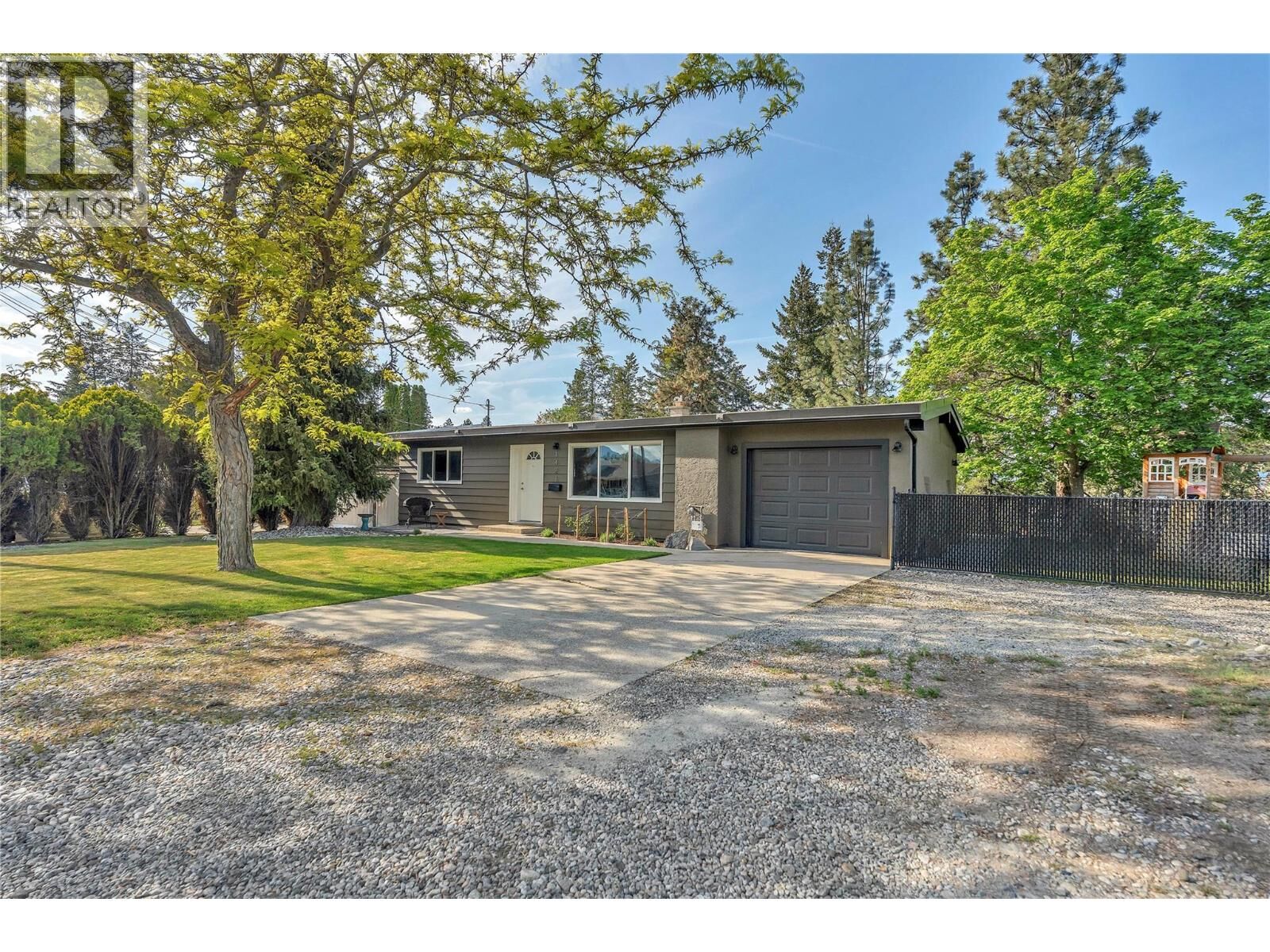 Property Photo:  1421 Ridgedale Avenue  BC V2A 2S3 
