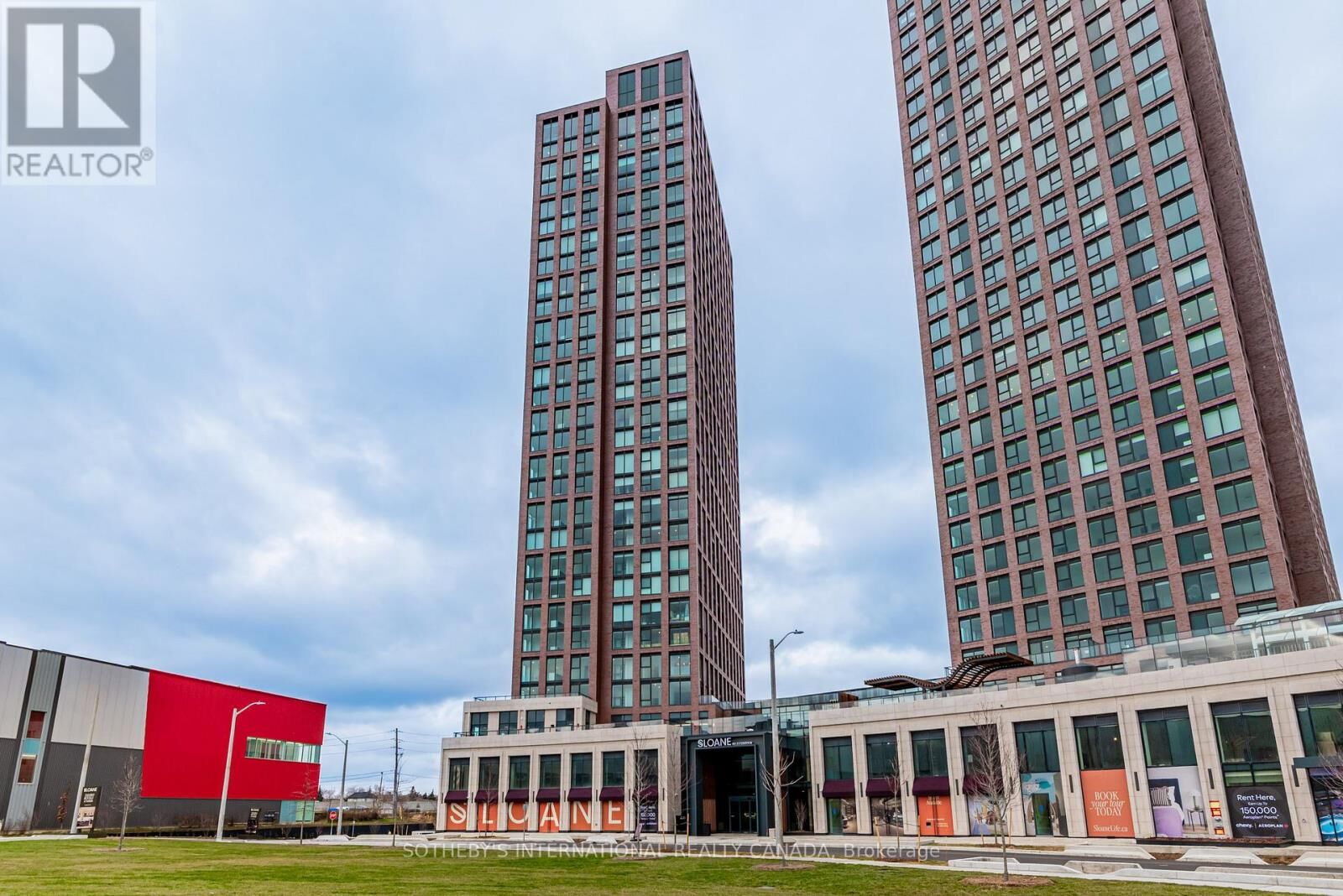 Property Photo:  29 York Garden Way 1404  ON M6A 2V1 
