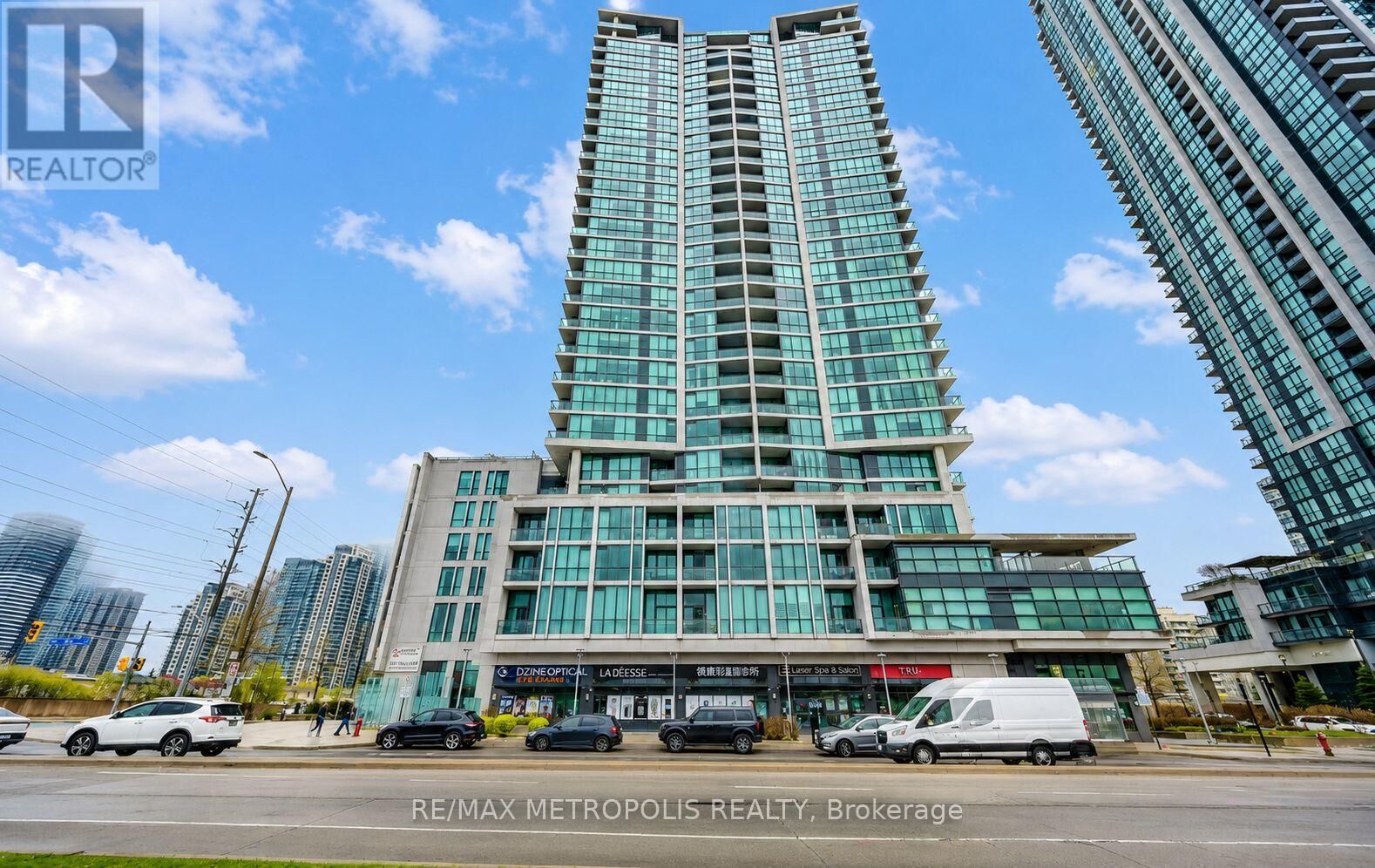 Property Photo:  3985 Grand Park Drive 1004  ON L5B 0H8 