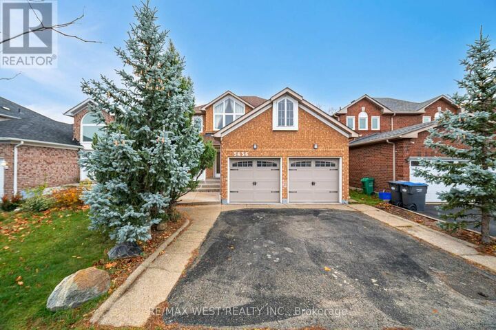 Property Photo:  5456 Whitehorn Avenue Main  ON L5V 1V5 