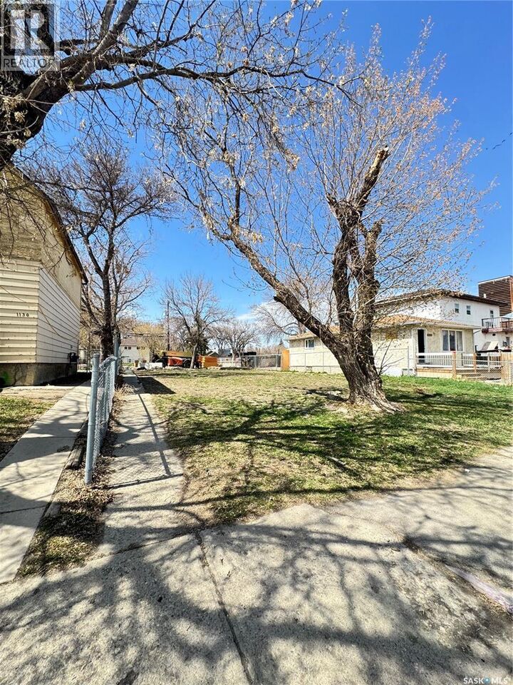 Property Photo:  1128 Angus Street  SK S4T 1Y5 