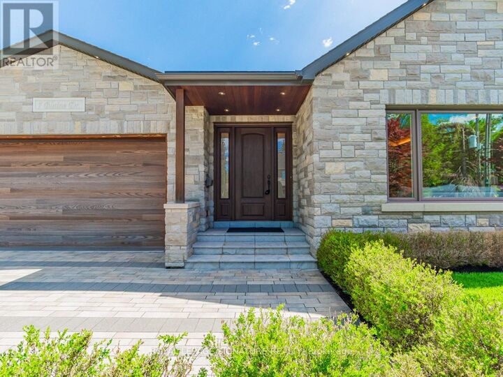 Property Photo:  7 Blaine Drive  ON M3B 2G3 