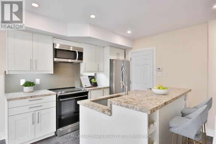 Property Photo:  795 Broadview Avenue 2  ON M4K 2P8 
