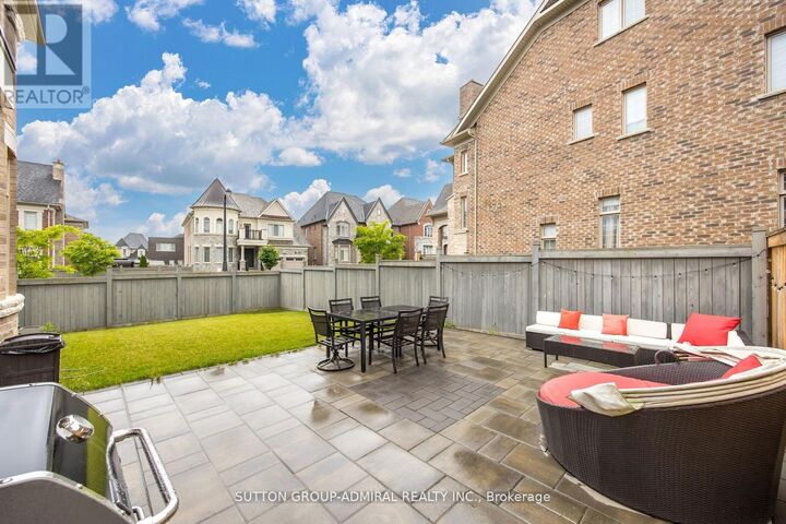 Property Photo:  36 Hurst Avenue  ON L5A 4Y5 